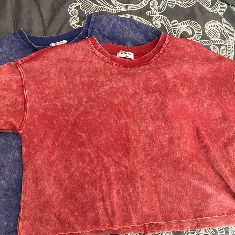 Practically BRAND NEW cropped T